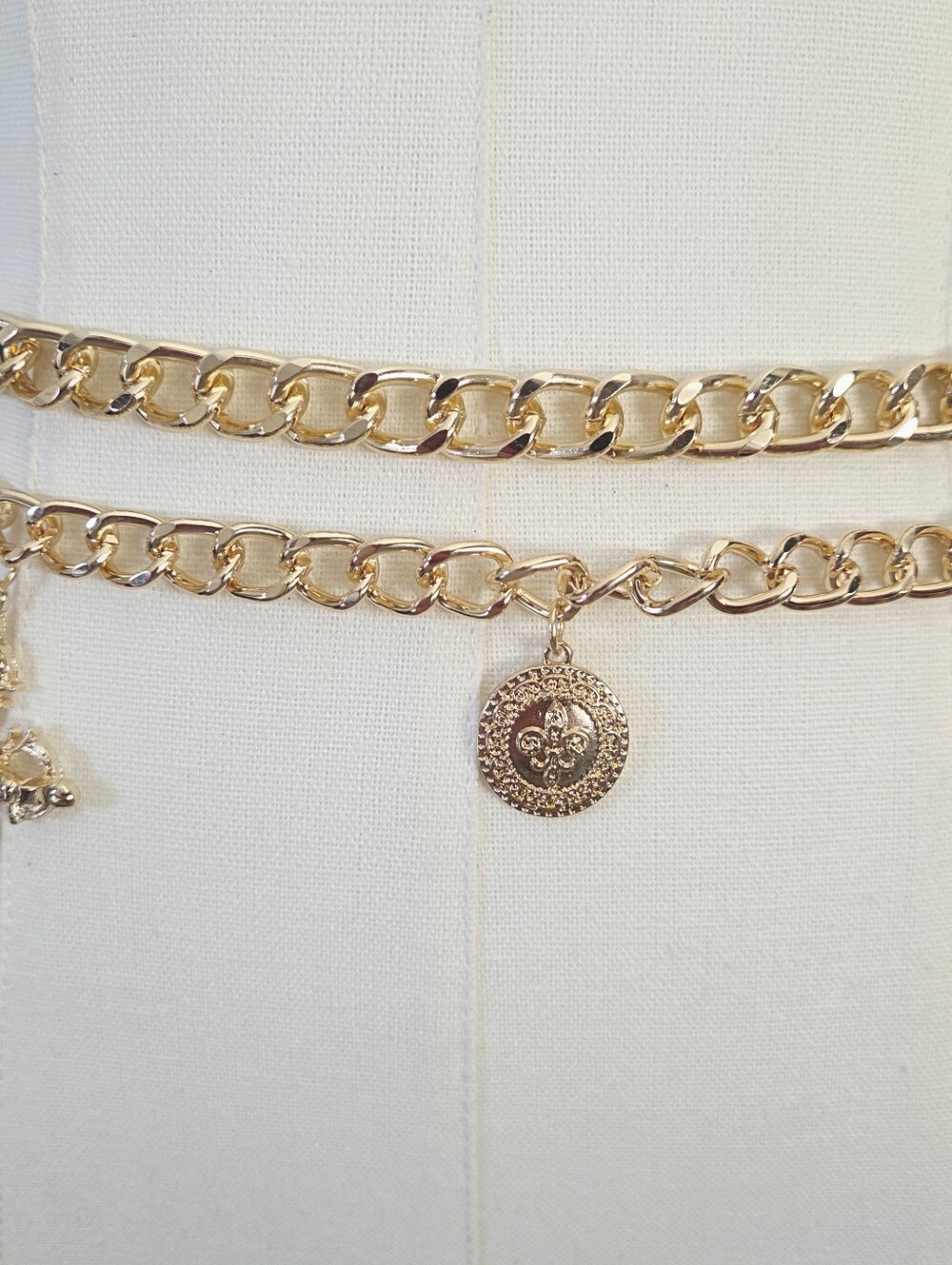 Gold Layered Chain Belt With Charm Decor - Picture 5 of 8